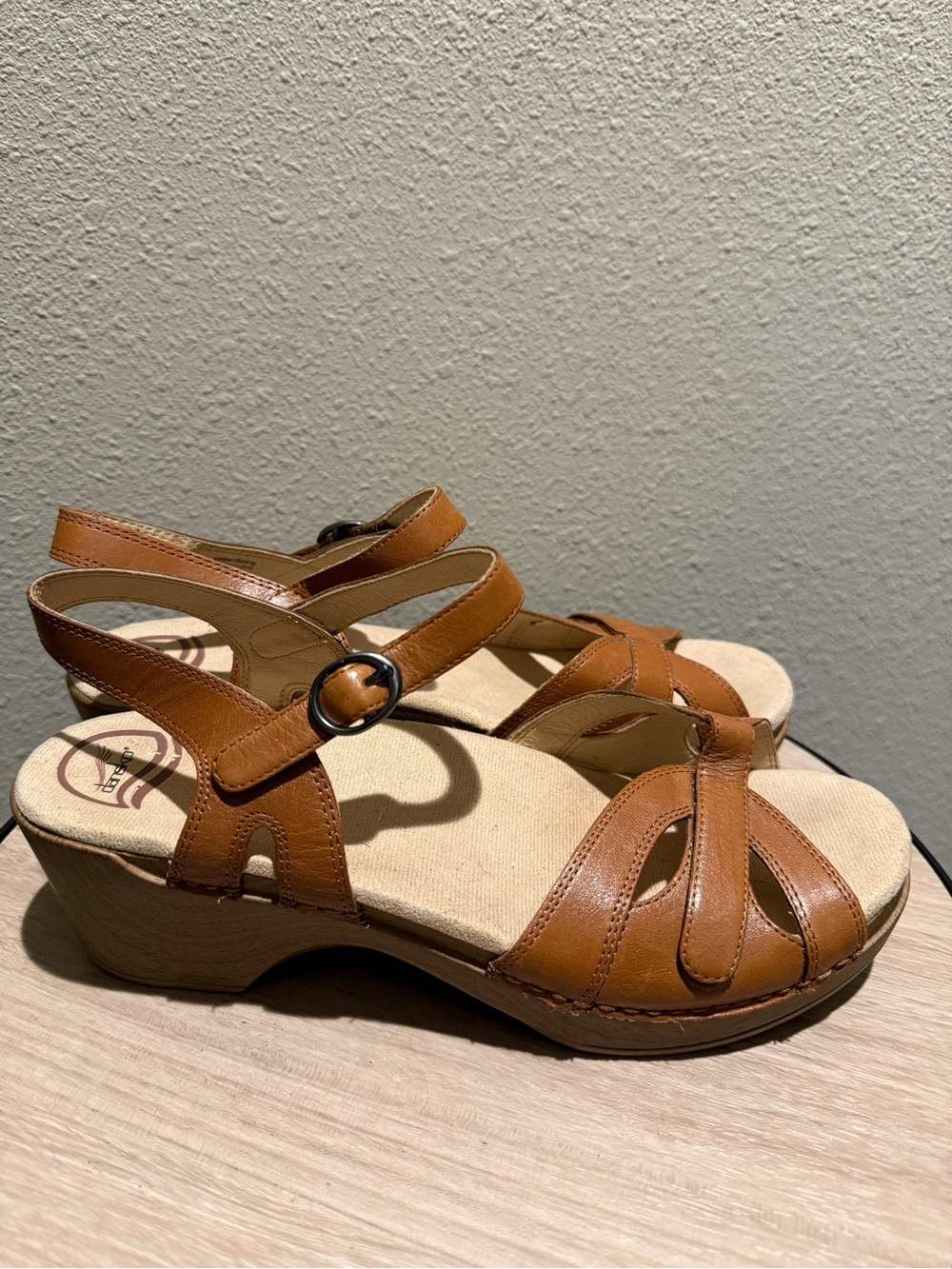 Dansko Season Camel Tan Leather Sandal Size 41 US 10.5-11 Hook & Loop Strap - Picture 3 of 11